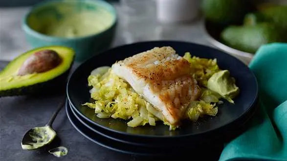 Smażony dorsz z kapustą i pomarańczami