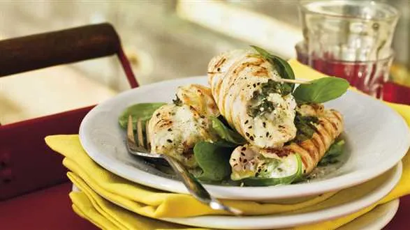 Roladki z indyka z nadzieniem serowo-sezamowym