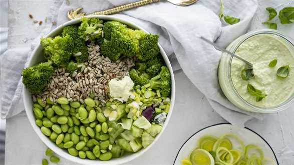 Zielona sałatka z brokułem