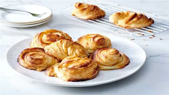 Ciastka francuskie z jabłkami