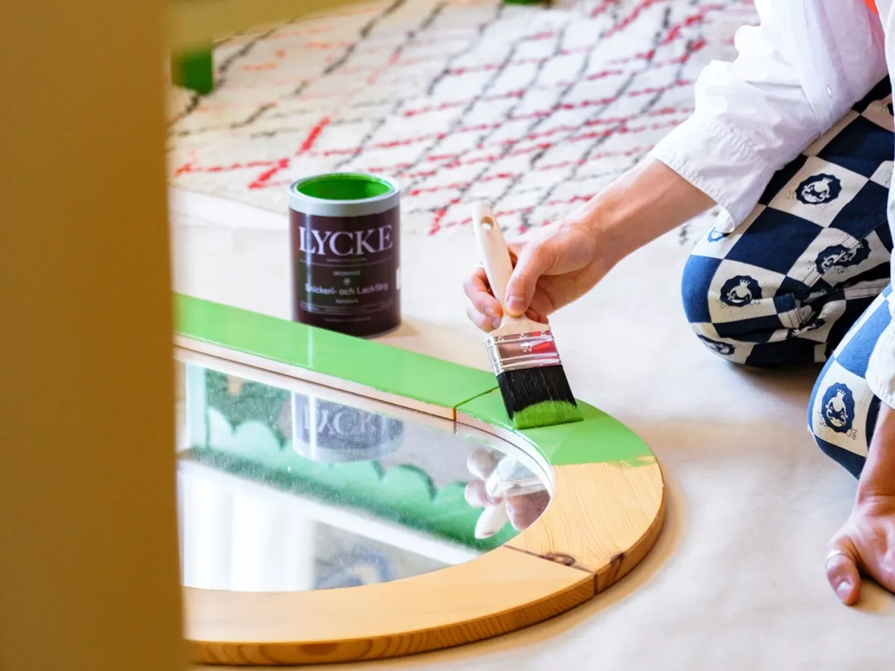 Jak odnawiać stare meble: proste kroki, które uratują Twoje meble