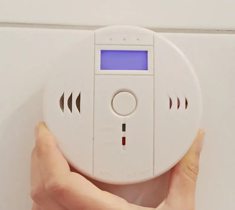 Czujnik czadu pokazuje lb co to znaczy i jak uniknąć niebezpieczeństwa