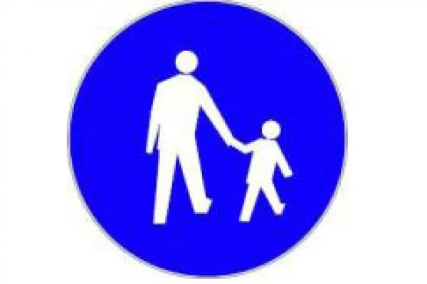 Przepisy dla pieszych w strefie ruchu: zasady bezpieczeństwa, przepisy