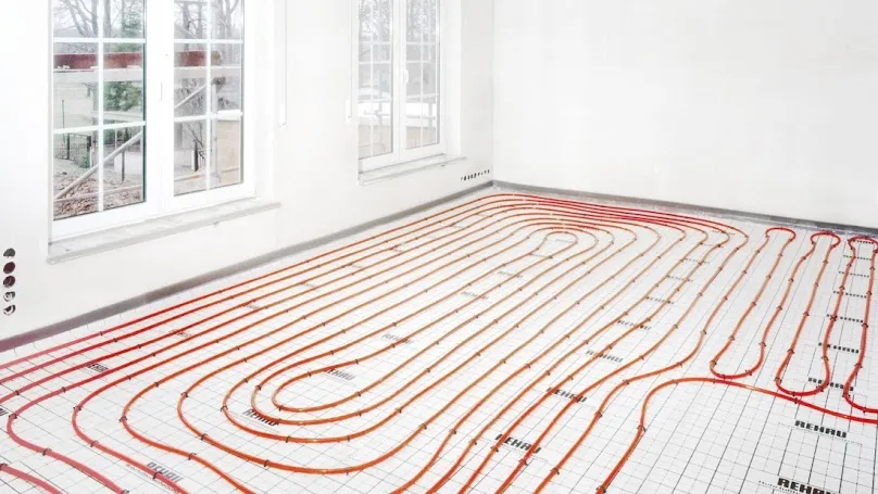 Ile rury na ogrzewanie podłogowe? Oblicz dokładnie i oszczędzaj