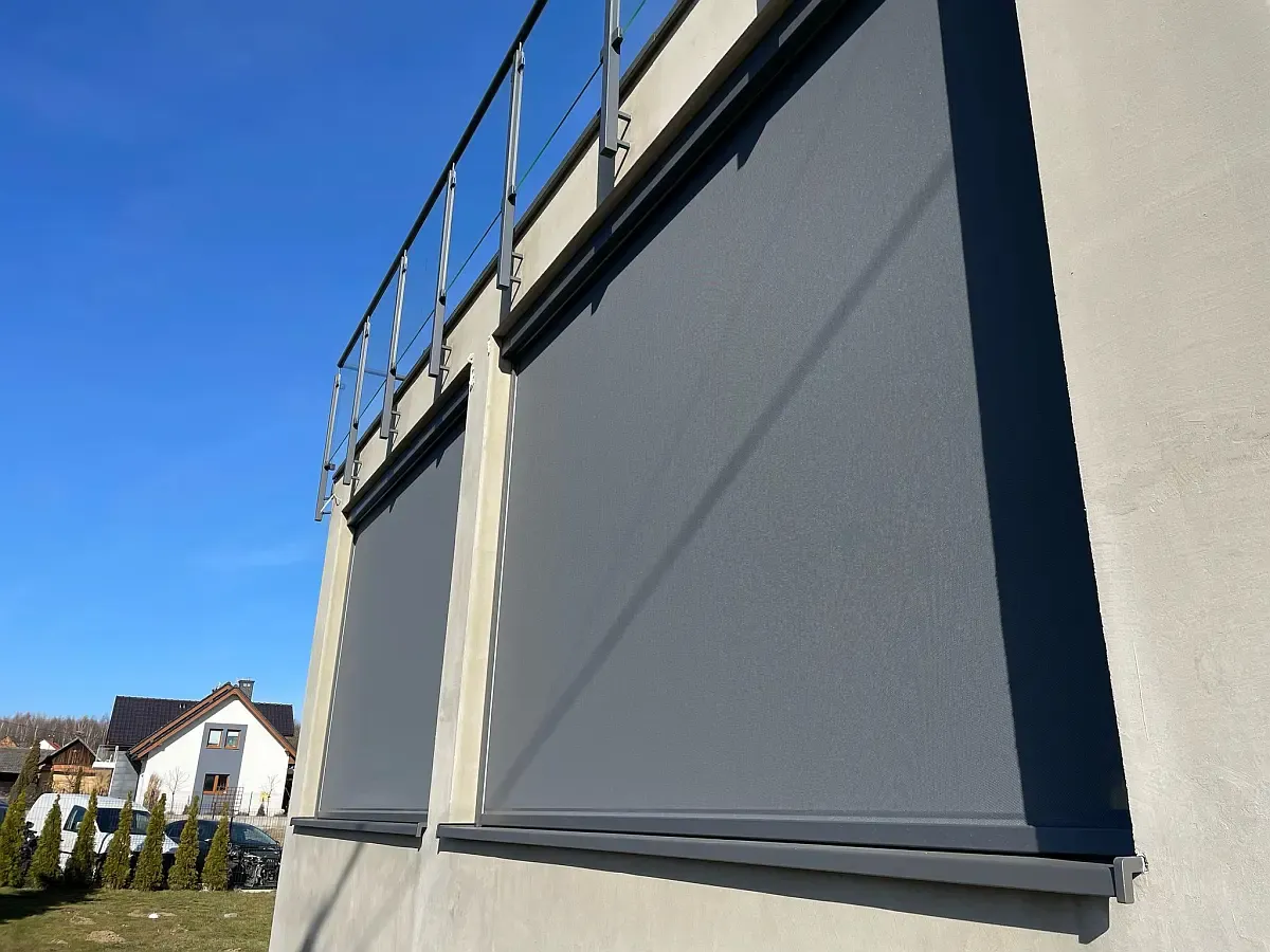 Żaluzje fasadowe: przewodnik, ceny, montaż i porównanie z roletami Żaluzje fasadowe: przewodnik, ceny, montaż i porównanie z roletami