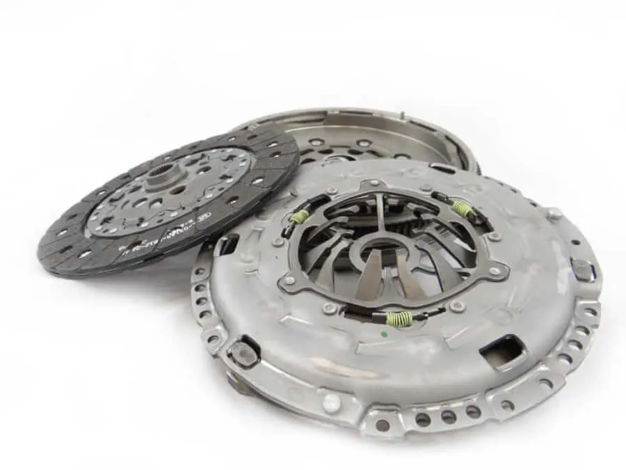 Ile kosztuje sprzęgło? Sprawdź, co wpływa na ceny wymiany