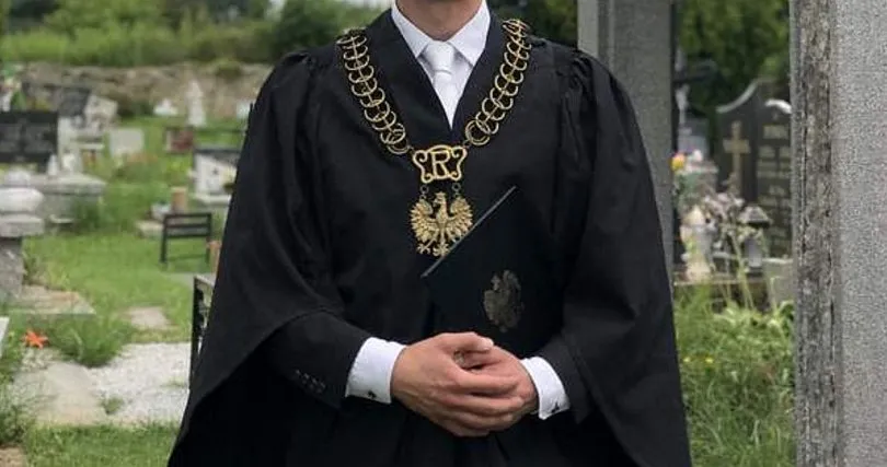 Jak wygląda pogrzeb świecki? Odkryj jego wyjątkowe cechy i przebieg