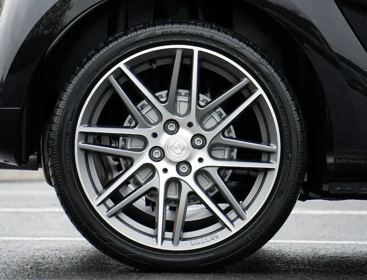 Od kiedy opony zimowe są obowiązkowe? Sprawdź ważne terminy