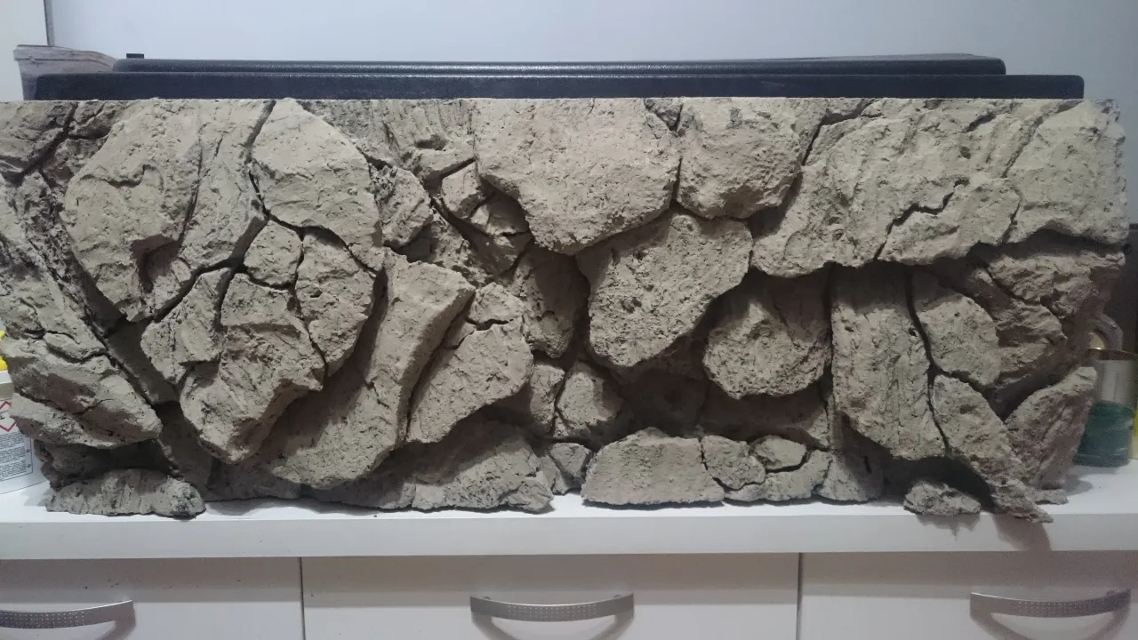 Jak zrobić tło do akwarium ze styropianu - proste kroki i porady