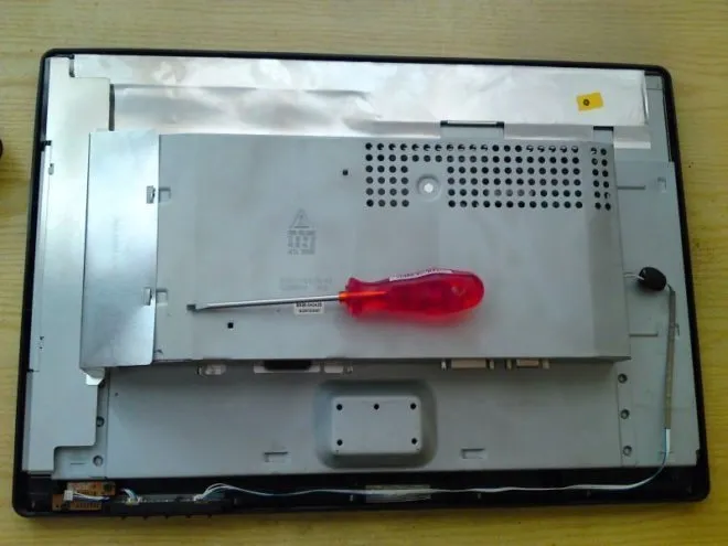 Jak naprawić monitor - skuteczne sposoby na rozwiązanie problemów