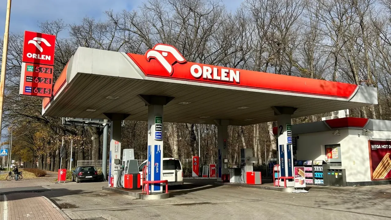 Orlen - Zarobki, premie, benefity. Czy to atrakcyjny pracodawca?