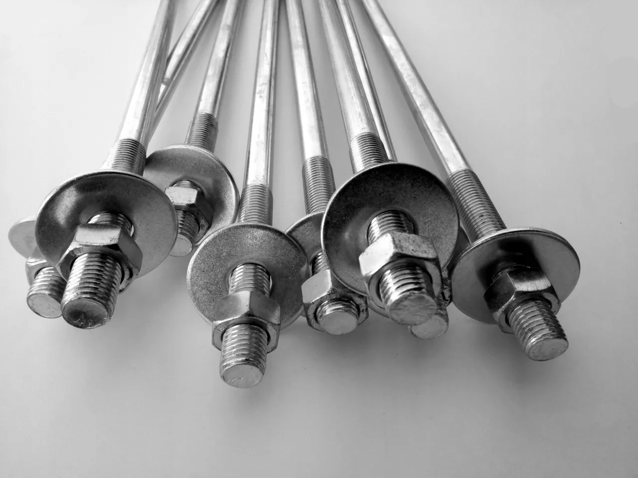 Kotwy do murłaty 16 mm - kluczowe informacje o zastosowaniach i montażu