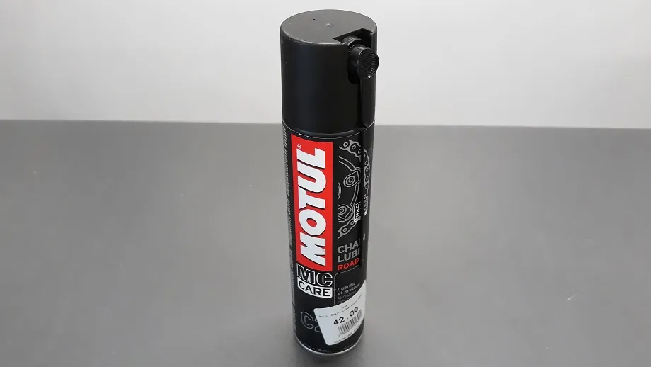 Najlepszy smar do łańcucha Motul – wybierz idealny produkt dla swojego motocykla