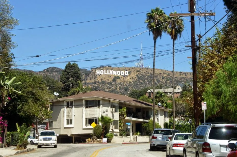 Gdzie znajduje się filmowa dzielnica Hollywood i co warto o niej wiedzieć