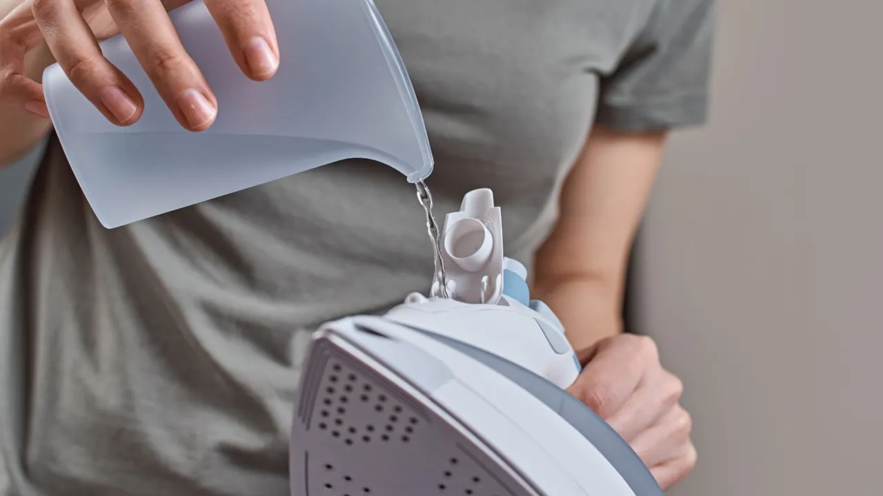 Jaka woda do generatora pary? Sprawdź, by uniknąć kamienia!