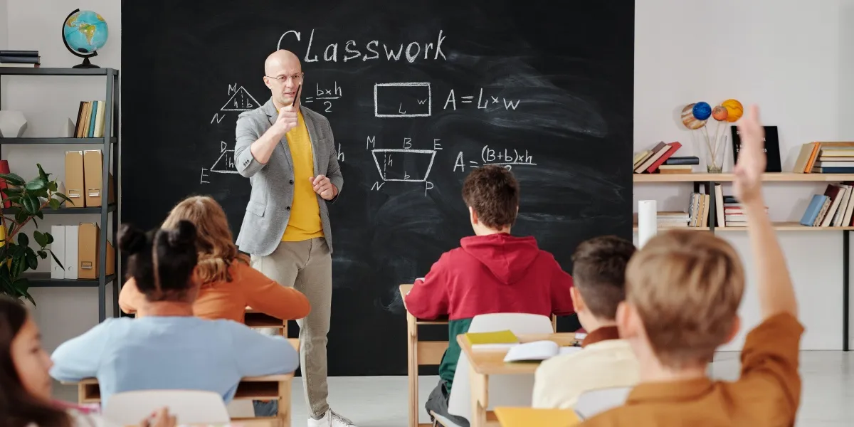 Co to jest prawo oświatowe i jak wpływa na edukację w Polsce?