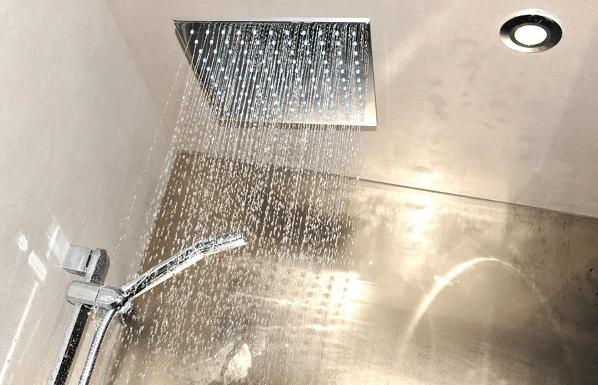 Jak odkamienić wodę? Skuteczne metody na twardą wodę w domu