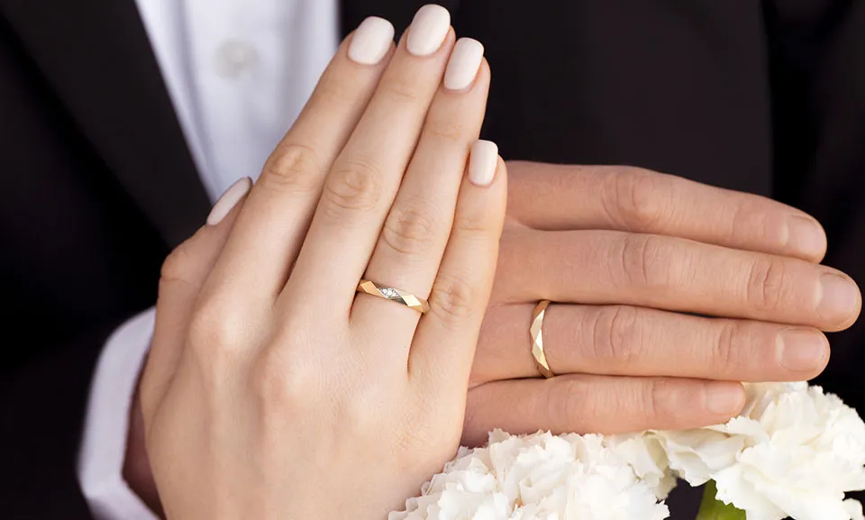 Jakie obrączki na ślub cywilny – wybierz idealne dla siebie i uniknij błędów
