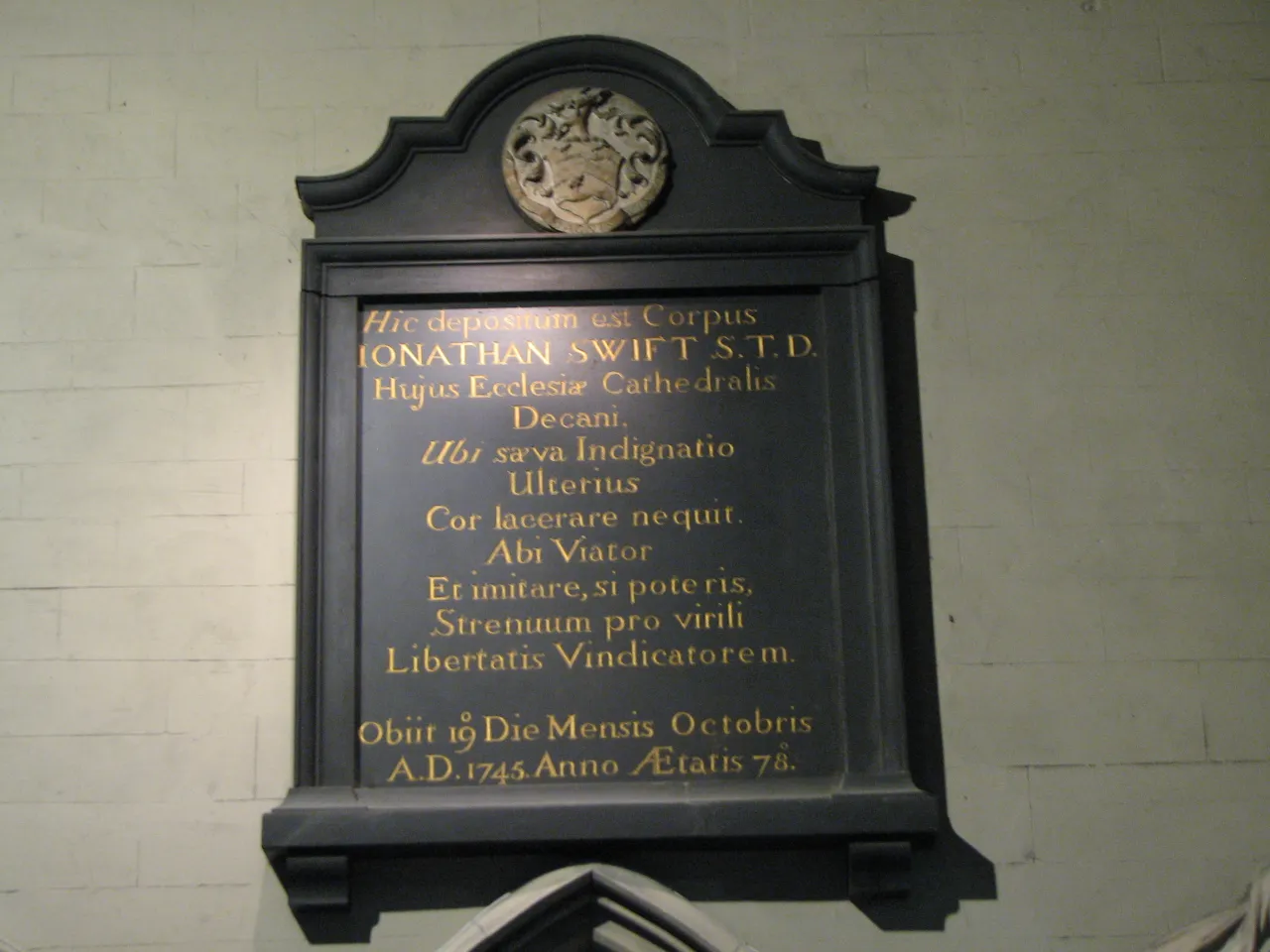 Epitafium na pomnik: Wybierz idealne słowa, uniknij błędów Epitafium na pomnik: Wybierz idealne słowa, uniknij błędów