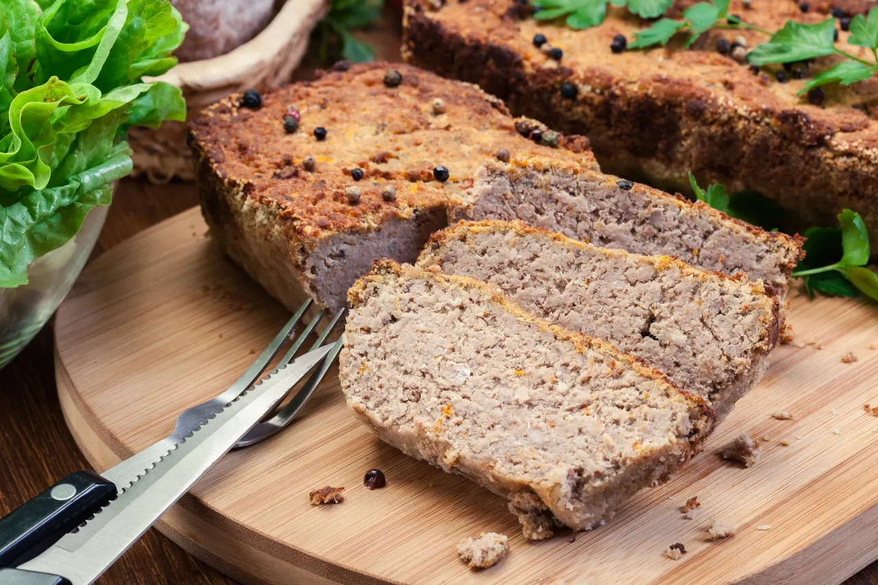 Jak zrobić pasztet z mięsa z rosołu, aby nie marnować jedzenia