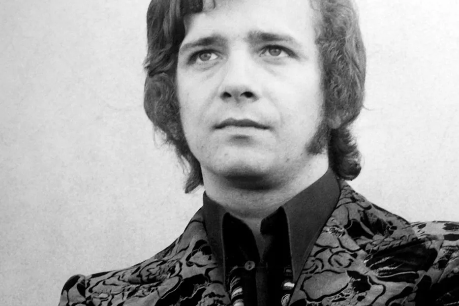 Kto śpiewał 20 lat a może mniej? Poznaj historię Jaceka Lecha