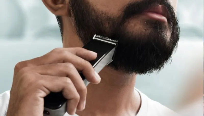 Jak golić brodę, aby uniknąć podrażnień i uzyskać idealny efekt