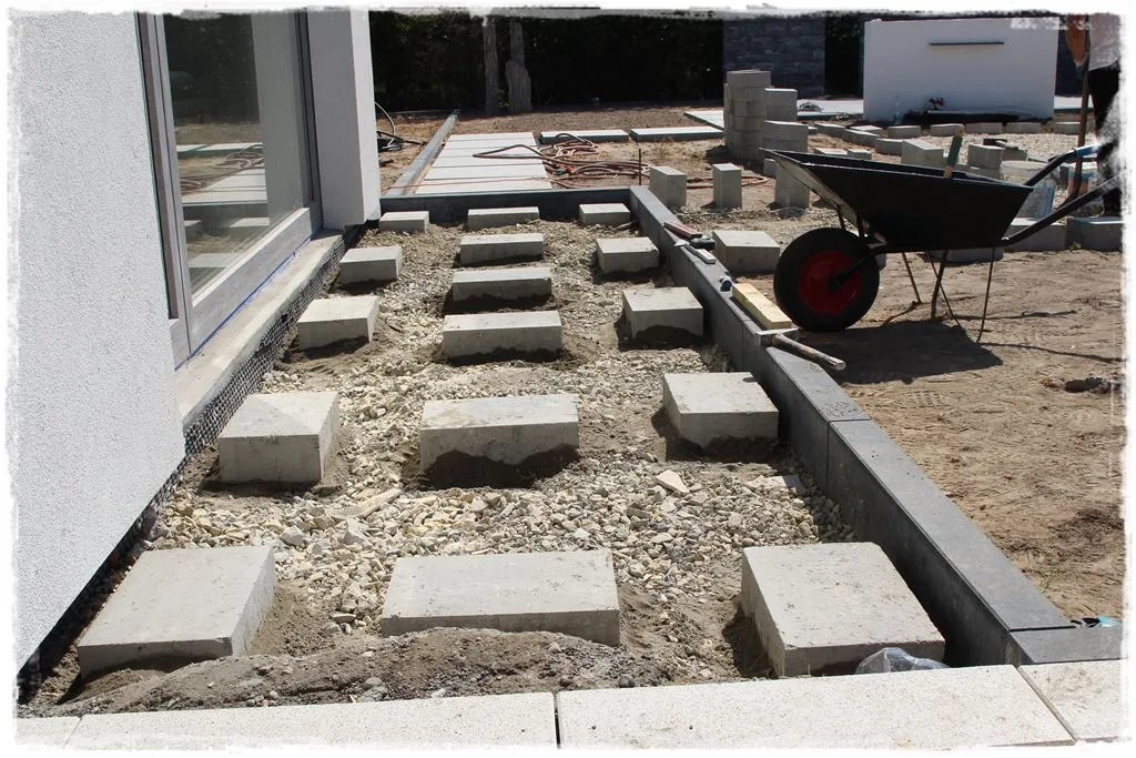 Taras z bloczków betonowych: szczegółowa instrukcja wykonania