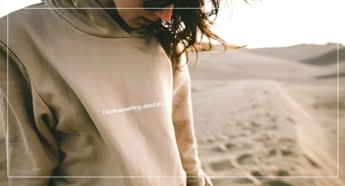 Dlaczego dziewczyny lubią męskie bluzy? Wygoda, zapach i styl