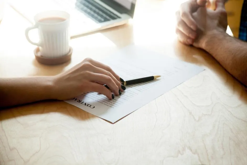 Kiedy można zatrudnić pracownika na zastępstwo? Poznaj kluczowe zasady