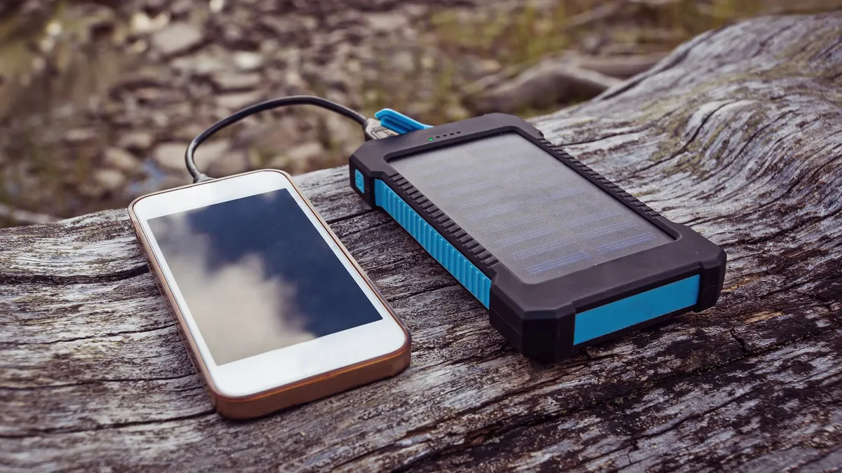 Jak naładować telefon bez prądu - 5 skutecznych metod, które zaskoczą