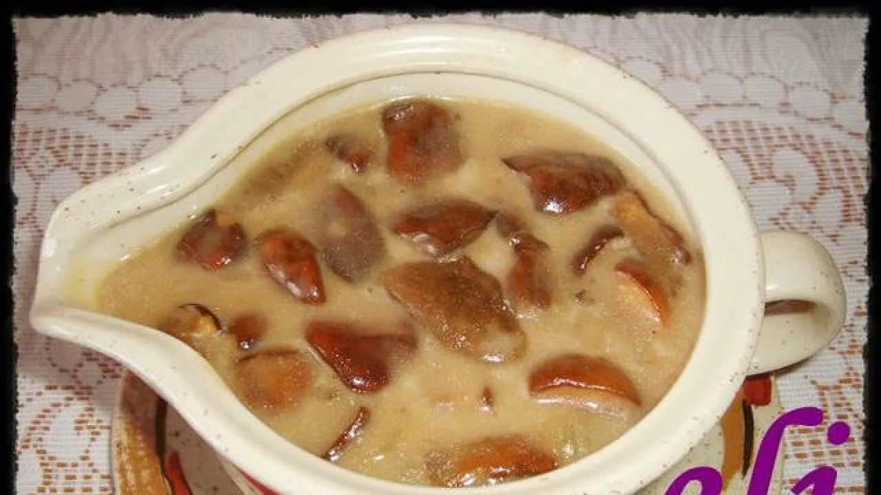 Jak zrobić sos grzybowy z mrożonych grzybów? Aksamitny przepis!