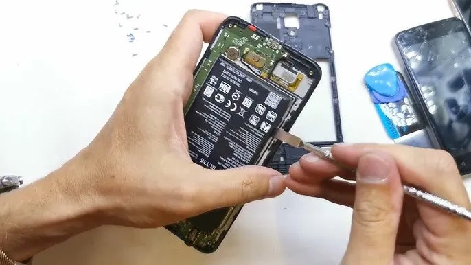 Wymiana baterii w LG Zero - uniknij problemów z akumulatorem