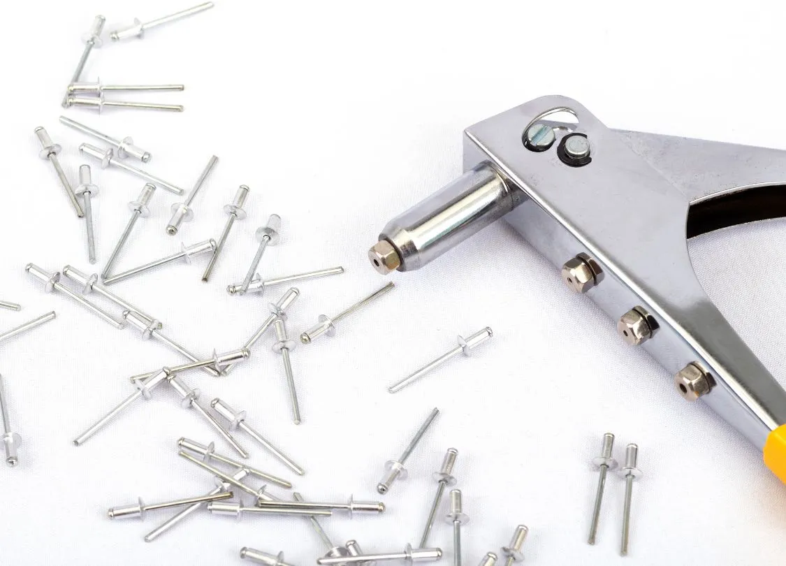 Jaka nitownica do nitonakrętek - wybierz najlepszy model dla siebie