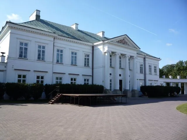 Pałac w Kocku: Historia, architektura i tajemnice zabytku