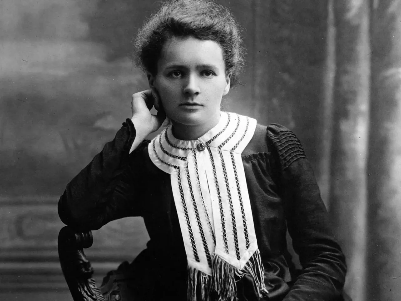 Maria Skłodowska-Curie: Odkrycia, które zmieniły świat i medycynę