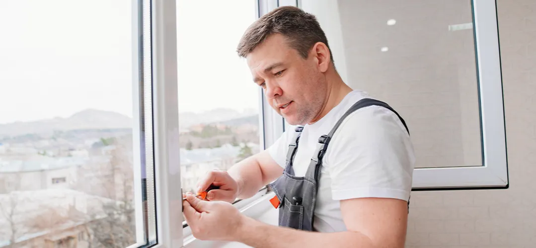 Jak wyregulować okna PCV - proste kroki w filmie instruktażowym