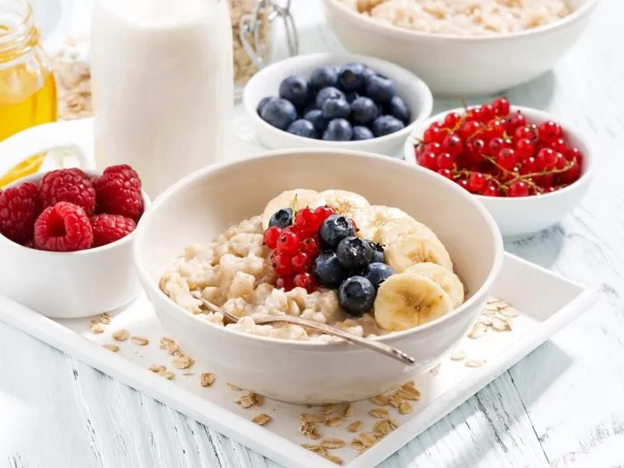 Jak ugotować owsiankę dietetyczną, by schudnąć i zdrowo jeść