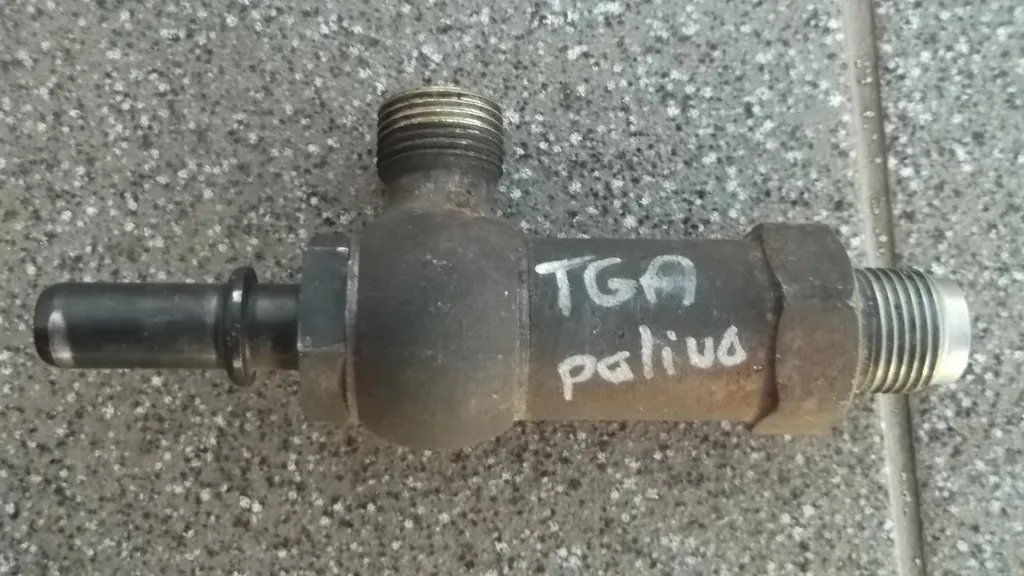 Zawór zwrotny paliwa MAN TGA - gdzie jest i jak go znaleźć?