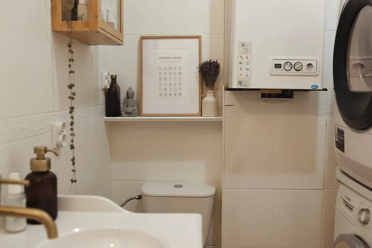 Malowanie płytek w łazience: Poradnik DIY do trwałej metamorfozy