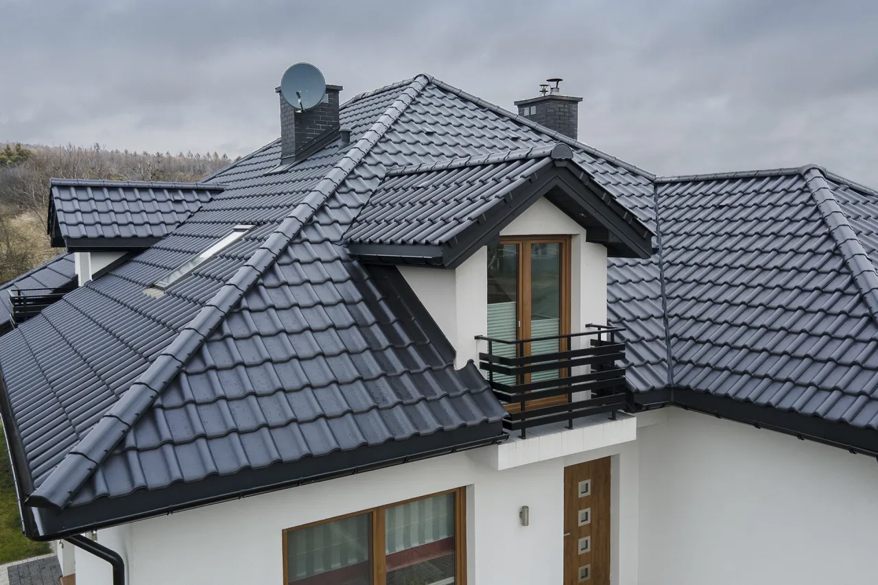 Dach z dachówki czy blachodachówki - co wybrać dla lepszego dachu?
