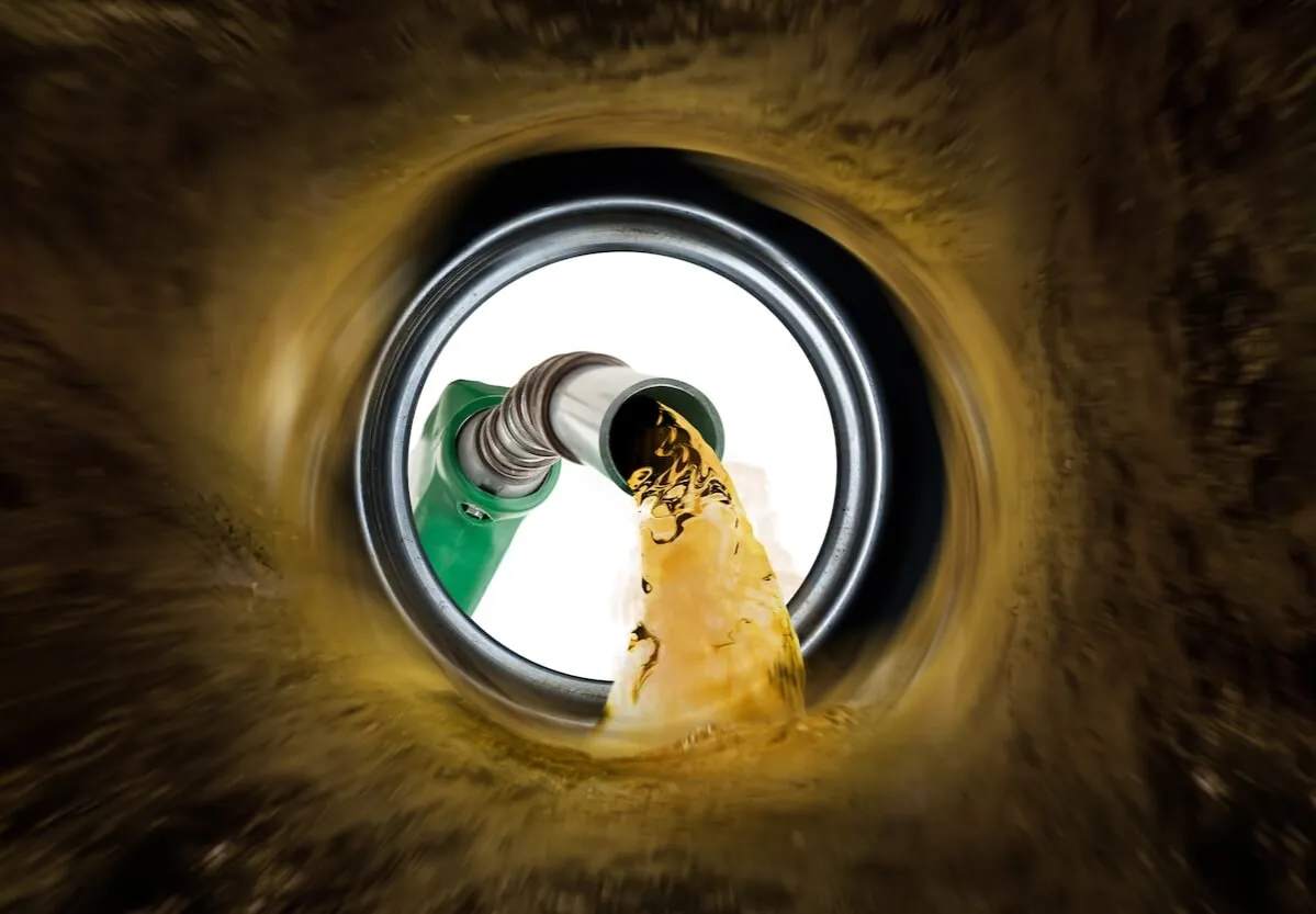 Ile przejedzie diesel na benzynie i jakie mogą być konsekwencje?