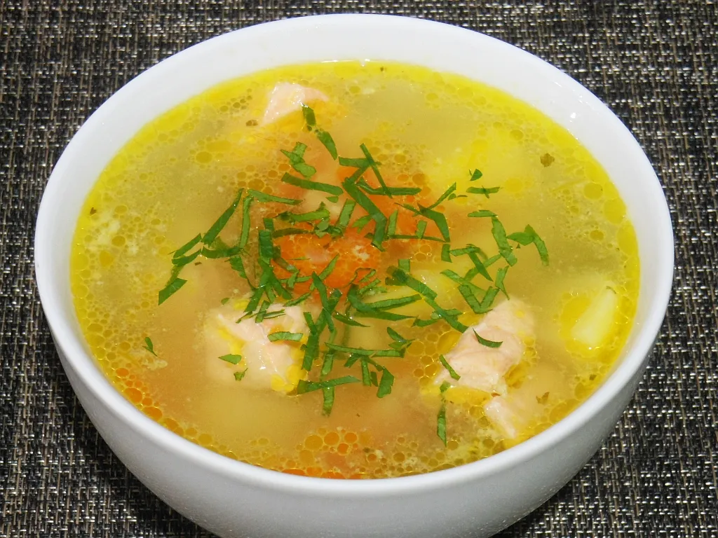 Jak się robi zupę rybną – prosty przepis, który zachwyci smakoszy