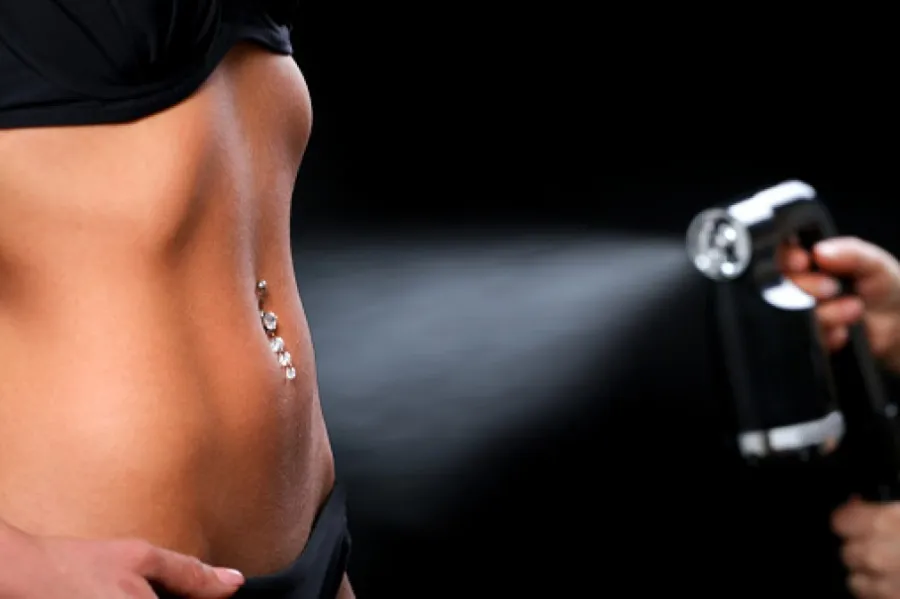 Jak wygląda opalanie natryskowe i co musisz o tym wiedzieć?