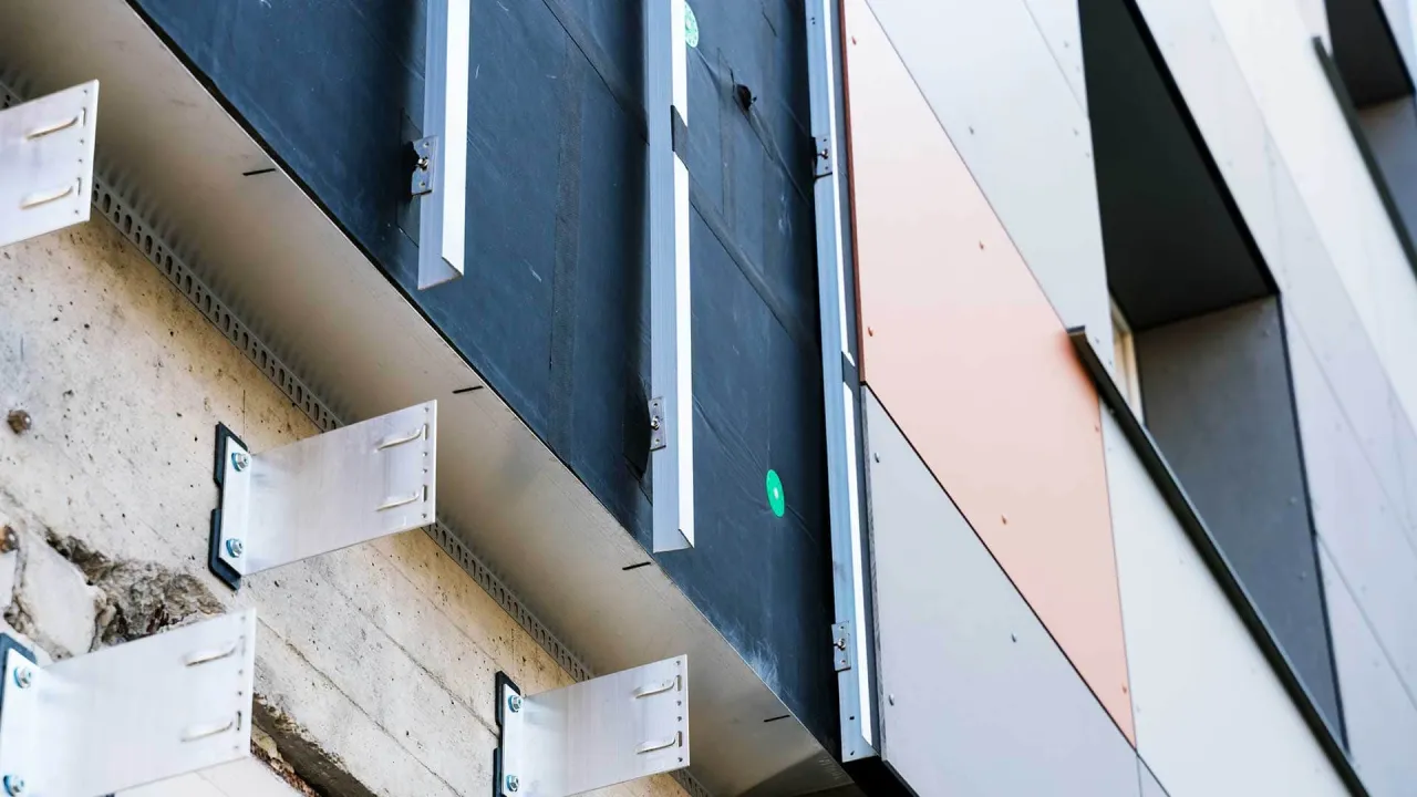 Alternatywy dla tynku: porównanie materiałów, kosztów i trwałości