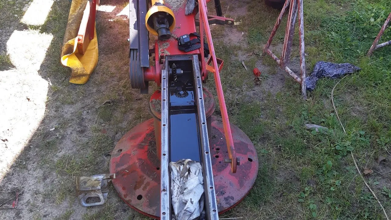 Jak rozebrać bęben kosiarki rotacyjnej – proste kroki i porady