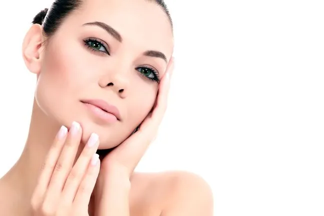 Czy kwas hialuronowy jest szkodliwy? Poznaj ryzyko i skutki uboczne