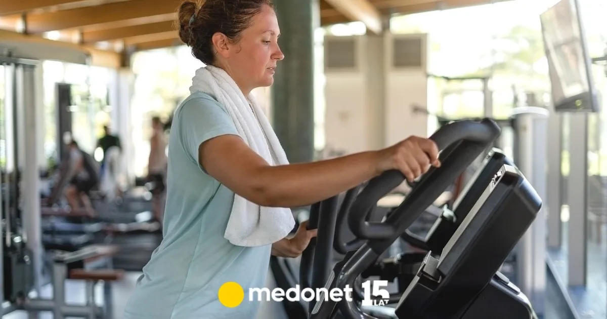 Orbitrek czy bieżnia na brzuch - który sprzęt skuteczniej spala tłuszcz?