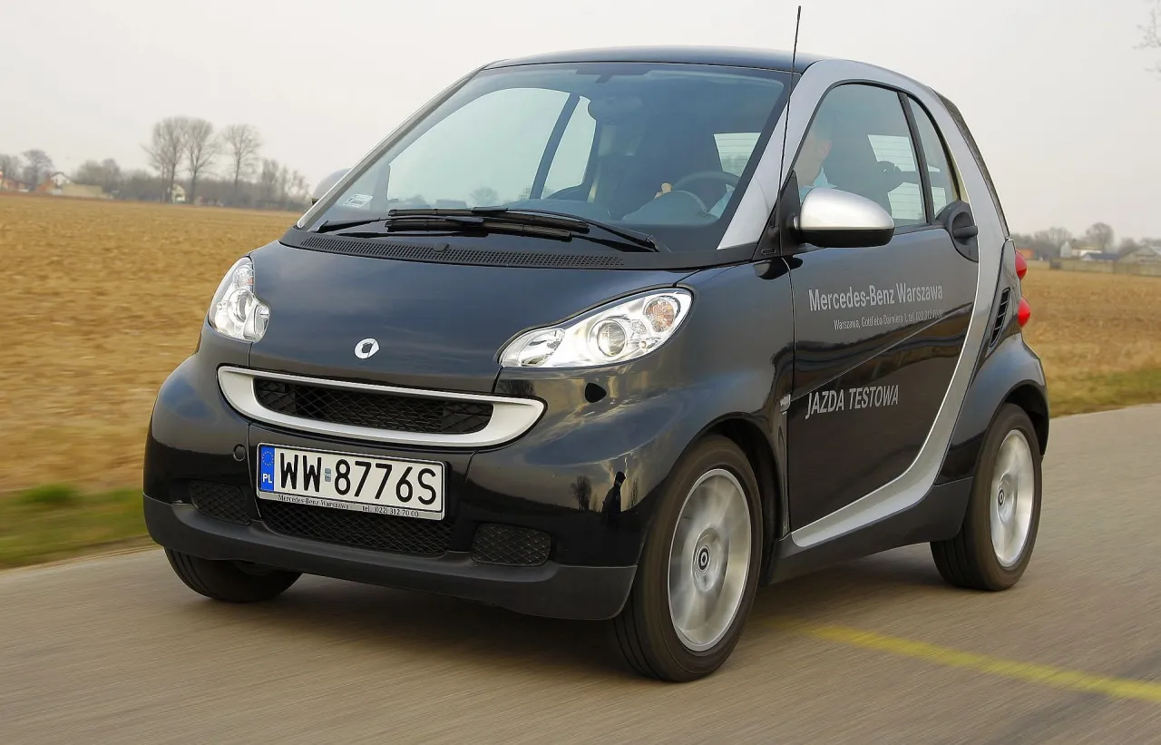 Pojemność baku Smart – porównanie modeli i ich osiągi paliwowe