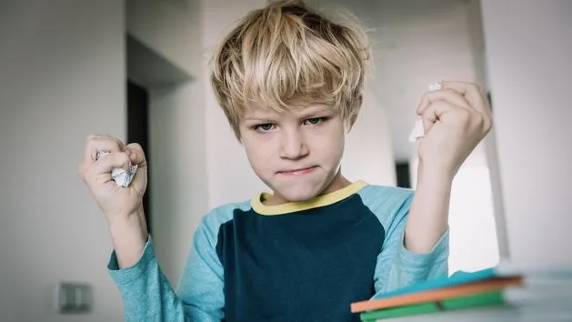 Zaburzenia opozycyjno-buntownicze objawy: jak je rozpoznać i co robić