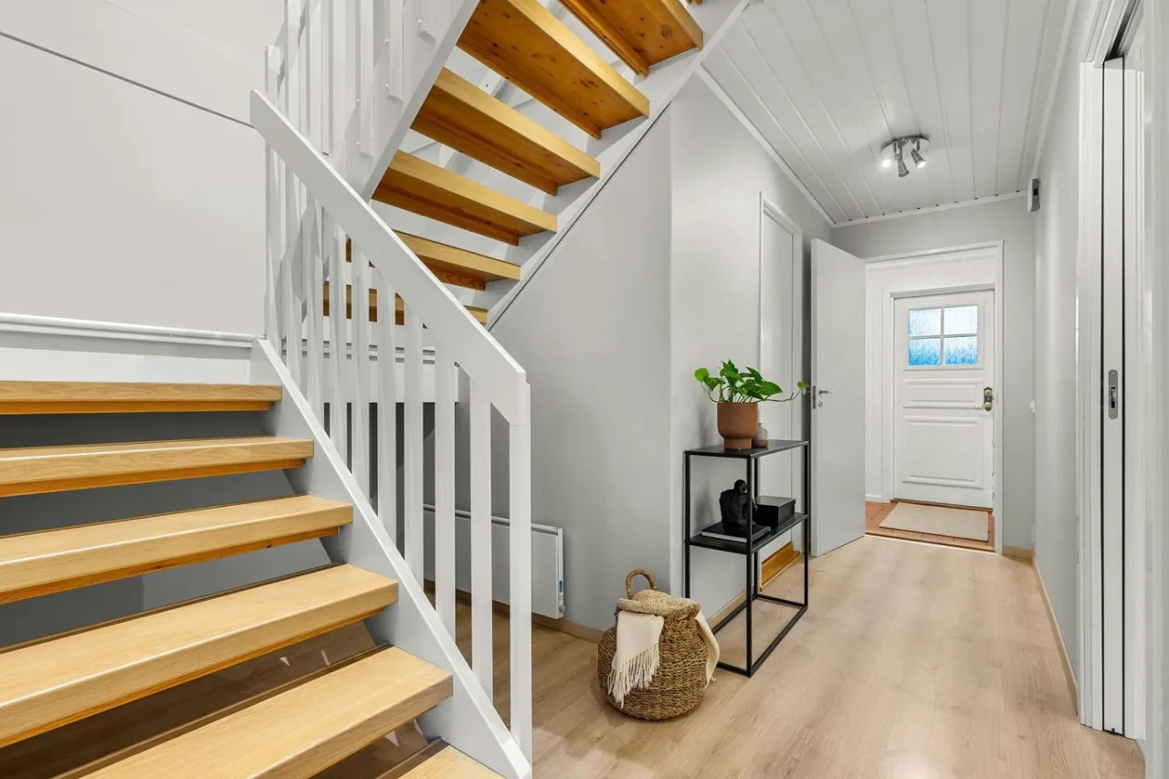 Jak zaprojektować schody: Poradnik krok po kroku i przepisy